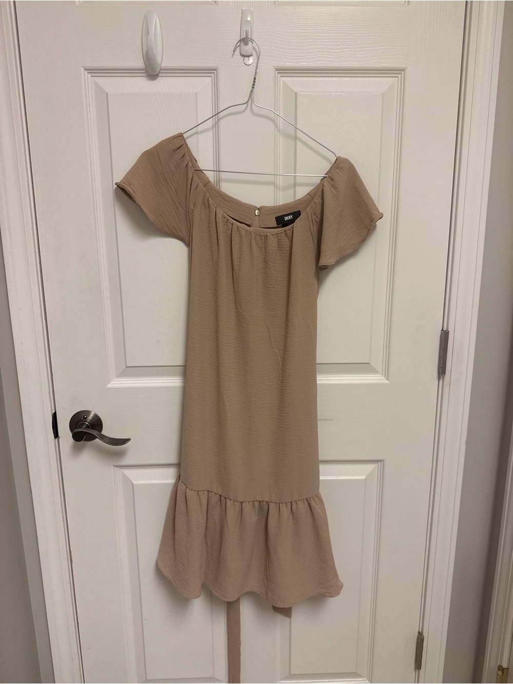 DKNY Off-the-Shoulder Ruffle Mini Dress in Sand - Size 6 Boho, Chic, Romantic - Picture 2 of 8